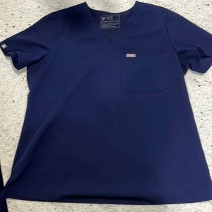 Figs scrub top